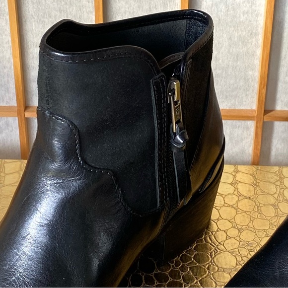 UGG Penelope Black Leather Sherpa Insole Ankle Boot SZ 10 - Picture 12 of 15